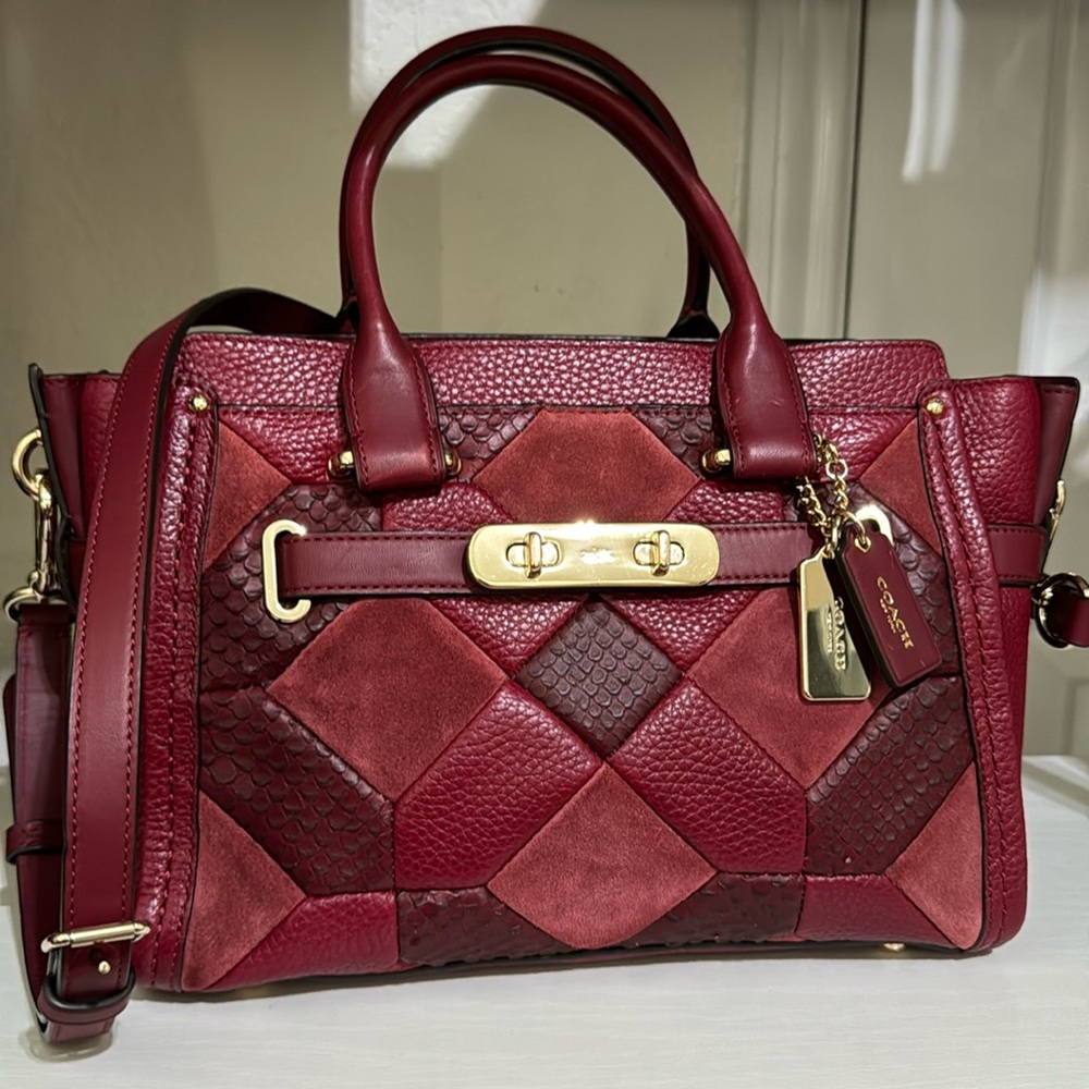 ❌SOLD❌Authentic COACH leather crossbody bag (satchel)